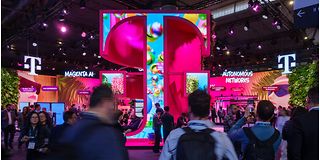 Hingucker: das 3D-Telekom-Logo. 