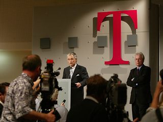 Ron Sommer's press conference regarding his resignation.
